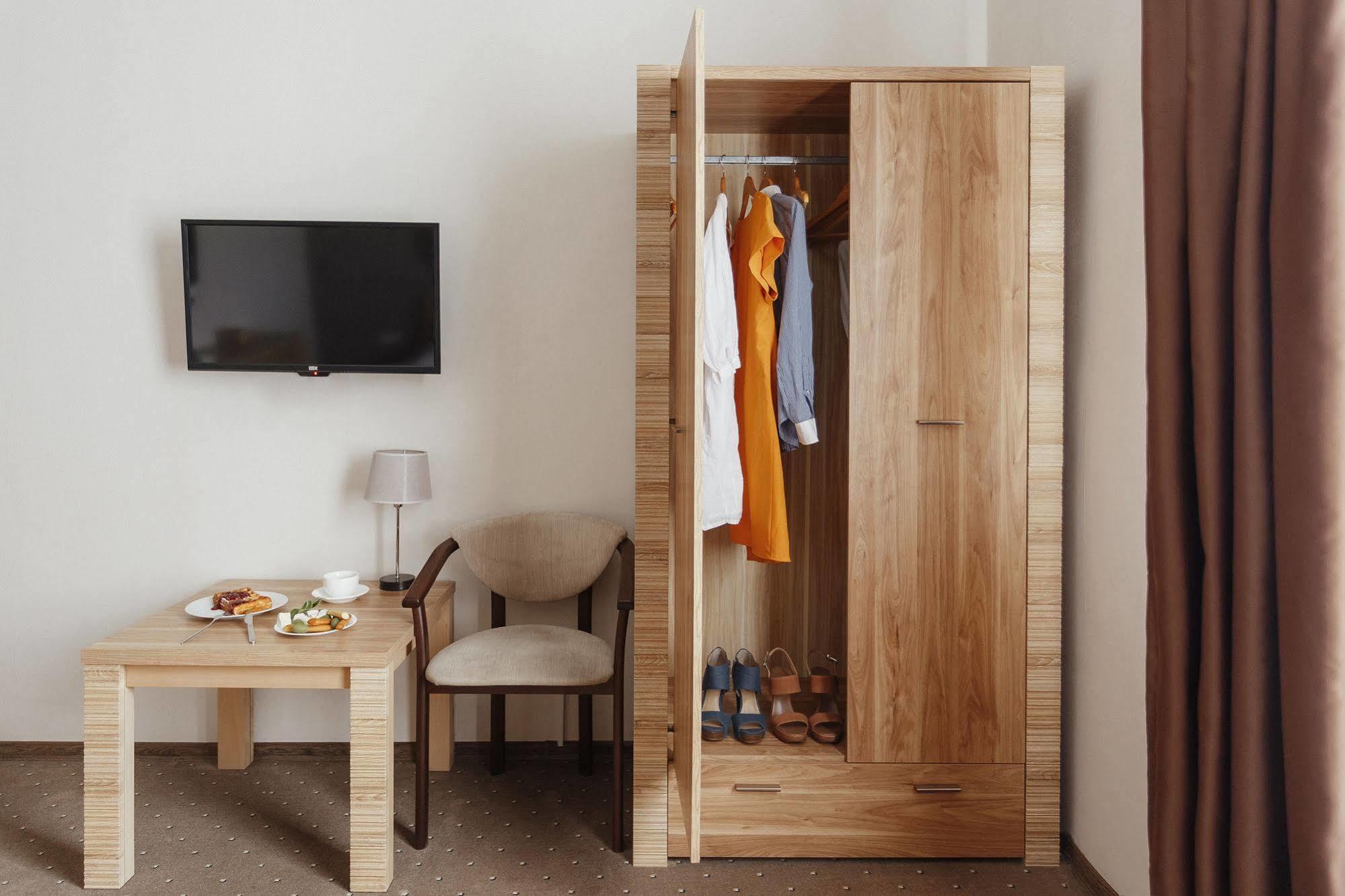 Noname Hotel Odessa Екстериор снимка