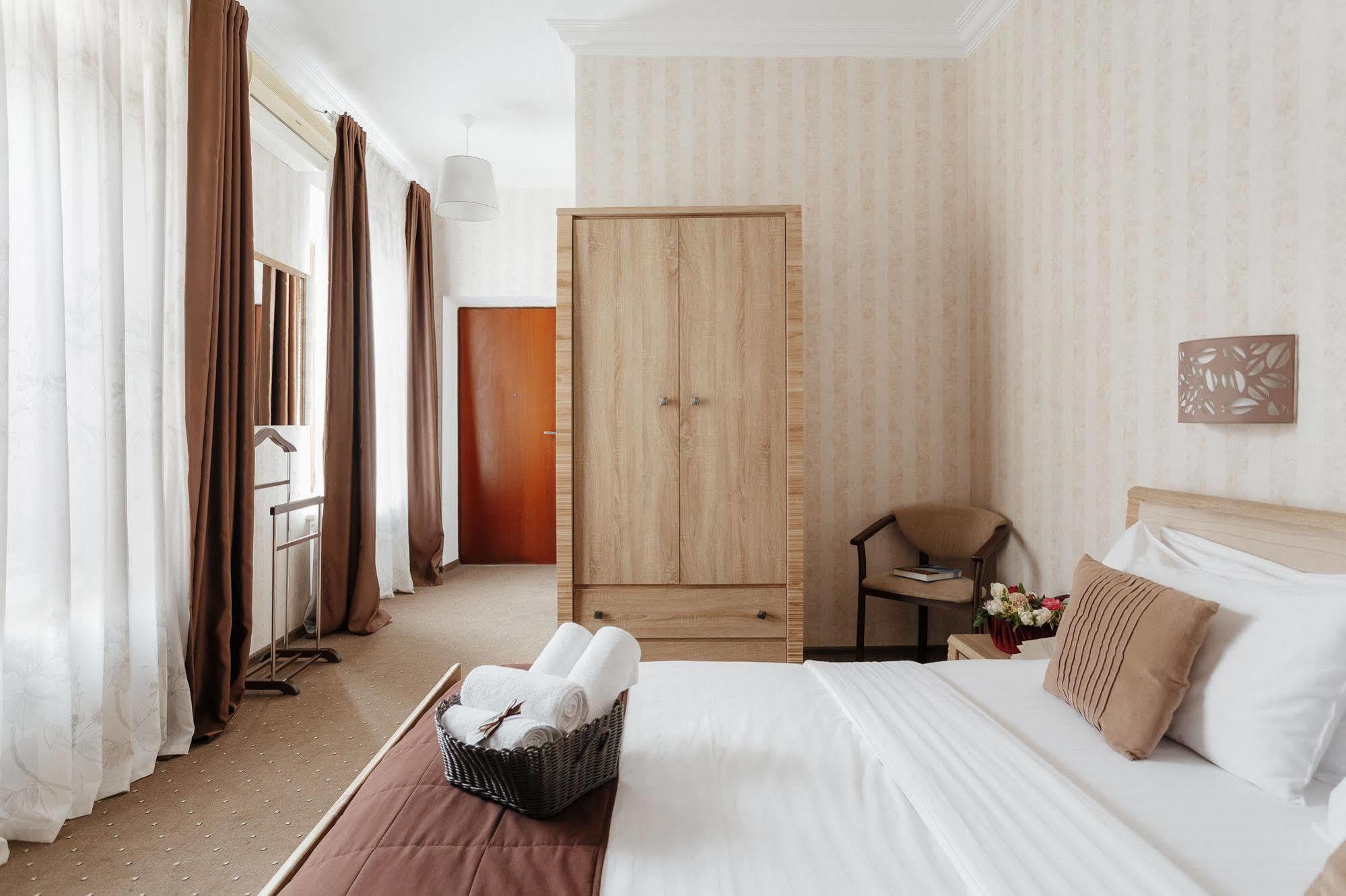 Noname Hotel Odessa Екстериор снимка